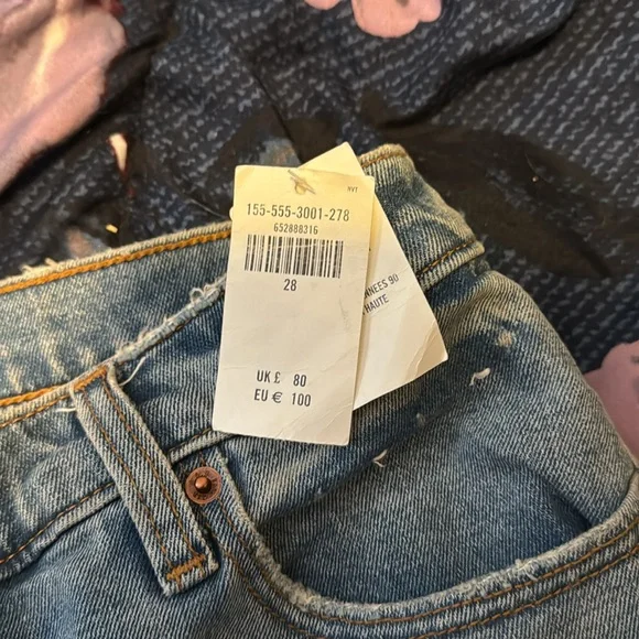 NWT A&F 90s crossover straight jeans - Picture 3 of 4